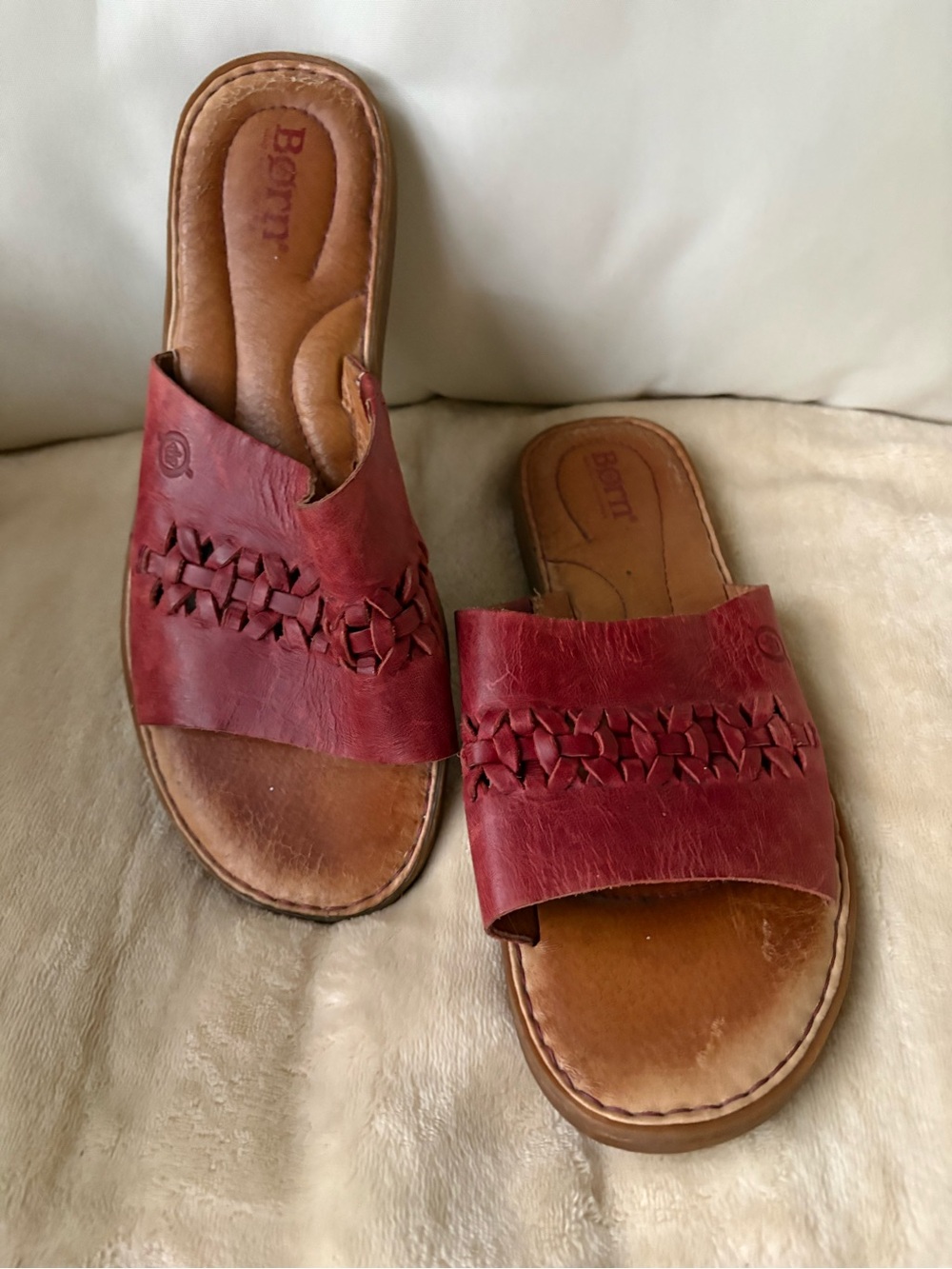 Born leather slide sandals• maroon• size 9